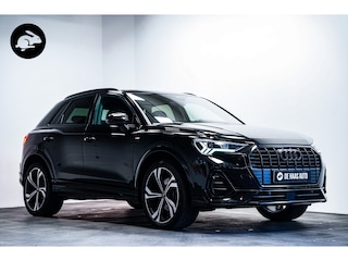Audi Q3 45 TFSI e S-Line Black ed|20 inch|Camera|Alcantara