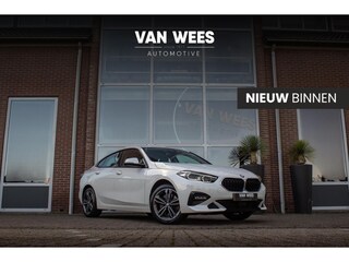 BMW 220i Business Edition Sport Line | 1e eigenaar | NL auto | BTW auto | Sportstuur | Adaptive LED | Sportstoelen | DAB | Navigatie | PDC | Cruise control