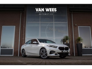 BMW 220i Business Edition Sport Line | 1e eigenaar | NL auto | BTW auto | Sportstuur | Adaptive LED | Sportstoelen | DAB | Navigatie | PDC | Cruise control