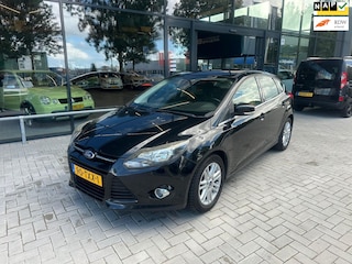 Ford Focus 1.0 EcoBoost 5-DEURS LEASE TITANIUM-uitv/ZEER COMPLEET/MOTOR DEFECT