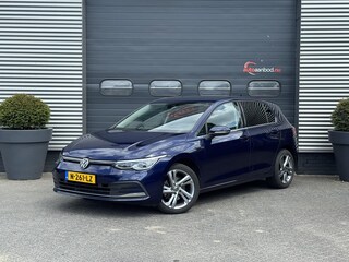 Volkswagen Golf 1.5 TSI Style | Adaptive Cruise Control | Head-Up Display | Massage | DAB | Parkeersensoren |