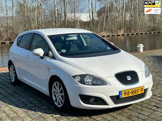 Seat Leon 1.2 TSI Ecomotive Businessline COPA 2e eigenaar dealer onderhouden Zeer netjes navigatie cruis control parkeer sensor
