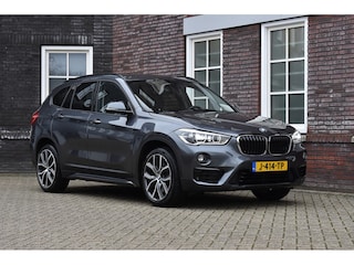 BMW X1 xDrive20i Centennial High Executive Wij zijn op afspraak geopend! Graag bellen voor uw komst.