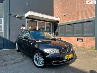 BMW 118i|Automaat|Pdc|Aux|Trekhaak|Stoelverwarming