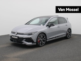 Volkswagen Golf 2.0 TSI GTI Clubsport 301 PK| Panoramadak | 19 Inch Velgen | LED Matrix | 3D Ledachterlichten | Black Style | Head-Up-Display | Achteruitrijcamera | Navigatie
