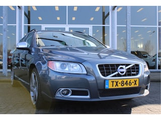 Volvo V70 2.5T Momentum | Verw. Voorstoelen | Verw. Achterbank | Trekhaak | Cruise control | Extra getint glas |