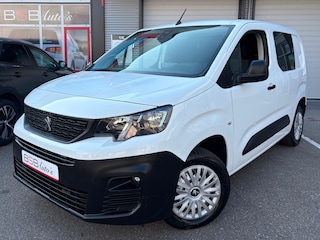 Peugeot Partner 1.2 PureTech Premium Airco Navi Cruise Trekhaak Pdc 3-Zits Bpm vrij Elec.pakket