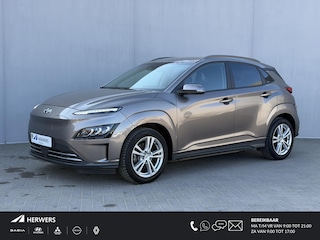 Hyundai Kona EV Fashion 64 kWh / Dealer Onderhouden / Fabrieksgarantie tot 12-2027 / 8 Jaar Batterij Garantie / Navigatie / Camera / Stoel Verwarming / Stuurwiel Verwarming / CCS Snelladen / Adaptieve Cruise / Apple Carplay/& Android Auto /
