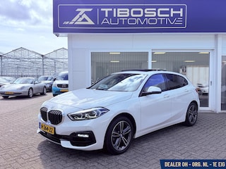 BMW 118i Sport-Line AUT. Pano Leder Head-up Keyless