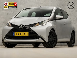 Toyota Aygo 1.0 VVT-i x-play (APPLE CARPLAY, BLUETOOTH, CAMERA, MULTIFUNCTIONEEL STUURWIEL, SPORTSTOELEN, CRUISE, ELEK RAMEN, NIEUWSTAAT)