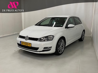 Volkswagen Golf 1.4 TSI ACT Business Edition Camera App-connect Navigatie Trekhaak 18inch velgen Sportstoel met massage Keyless entry