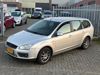 Ford Focus Wagon 1.6-16V Trend! NIEUWE APK l AIRCO ECC l MTF-STUUR l ELEK PAKKET l LMV! LEUKE FRISSE AUTO!