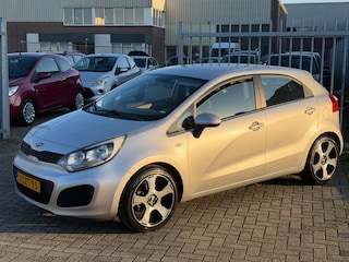 Kia Rio 1.4 CVVT Comfort Pack 109PK 5 DEURS! AIRCO l 17'LMV l MTF-STUUR l ELEK PAKKET! DEALER OH l TOPSTAAT! NIEUWE APK!