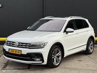 Volkswagen Tiguan 1.4 TSI ACT R-Line | PANO | Trekhaak | ACC