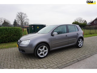 Volkswagen Golf 1.6 FSI Optive 2