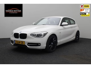 BMW 114i EDE Executive 2013 NAP | Nieuwe banden | Navigatie | Climate control | Cruise control | Bluetooth | Stoelverwarming | Xenon | Parkeersensoren | Elektrische ramen + spiegels |