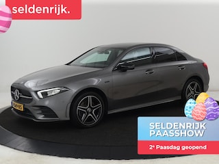 Mercedes-Benz A-klasse 250e AMG Limited | Carplay | Stoelverwarming | Leder/Alcantara | Widescreen | Sfeerverlichting | Navigatie | Camera | Full LED | Park Assist | PHEV | Plug In