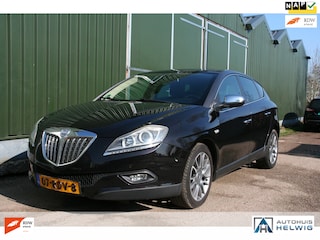 Lancia Delta 1.4 M.air Platino, LEER, AIRCO, NAVIGATIE, PANORAMADAK