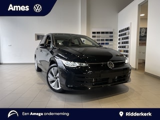 Volkswagen Golf Life Edition 1.5 eHybrid 204 PK | Private lease vanaf €489,- | Automaat | Sfeerverlichting | 17'' velgen |
