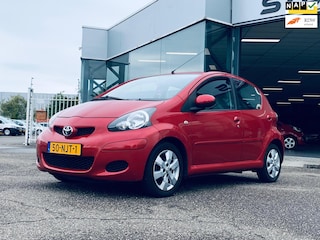 Toyota Aygo 1.0-12V Aspiration Red, Airco, 5 Deurs, NAP, Nieuw APK