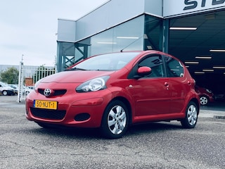 Toyota Aygo 1.0-12V Aspiration Red, Airco, 5 Deurs, NAP, Nieuw APK