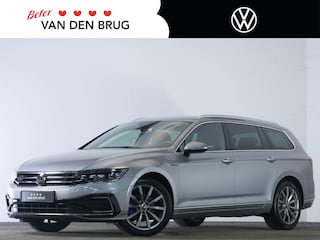Volkswagen Passat Variant GTE 1.4 TSI 218 PK PHEV Business | LED Matrix IQ | Head-Up | Trekhaak | Side assist | Navigatie PRO |