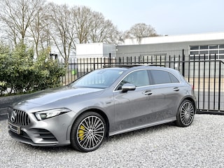 Mercedes-Benz A250e AMG Line Panodak|Camera|Navi|Sfeer Grijs