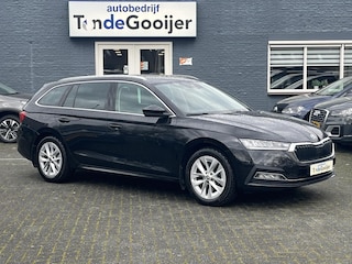 Skoda Octavia Combi 1.0 e-TSi DSG Business Edition | CAMERA | STUUR-STOELVERW. | EL. ACHTERKLEP |