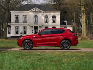 Alfa Romeo Stelvio 2.9 V6 AWD Quadrifoglio | Harman/Kardon | Rosso Competizione | Adapt. cruise | CarPlay | Carbon stuur