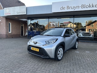 Toyota Aygo 1.0 VVT-i Automaat Play / climate control / cruise control / Toyota 10 jaar garantie programma / Toyota Pechhulppas / rijklaarprijs