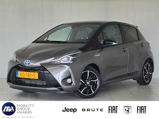 Toyota Yaris 1.5 Hybrid Bi-Tone Plus | Panoramadak | Navigatie | Parkeercamera