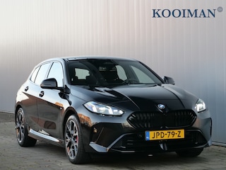 BMW 116 automaat 123pk M Sportpakket Pro Stoelverwarming /  Camera / Keyless entry