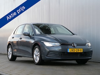 Volkswagen Golf 1.0 eTSI Life Business 111 Pk Automaat Navigatie / Apple Carplay / DAB / Camera