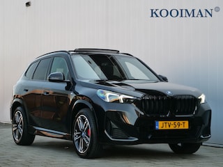 BMW X1 xDrive25e M Sport pakket Pro 245 Pk Automaat Schuifdak / Winterpakket / Harman Kardon