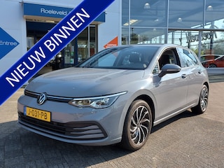 Volkswagen Golf 1.5 TSI 131pk Life Business | Navi | Apple Carplay | Clima | Adap.Cruise | Led Koplampen | Dodehoek+Rijstrooksensor | Stoel+Stuurwielverwarming | Pdc V+A+Assist+Camera | 17''lm | Trekhaak
