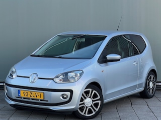 Volkswagen Up BWJ 2013 | 1.0 60PK high up! | NAVI | AIRCO | CRUISE | LICHTMETAAL | PDC | PRIVACY GLASS |