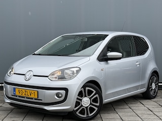 Volkswagen Up BWJ 2013 | 1.0 60PK high up! | NAVI | AIRCO | CRUISE | LICHTMETAAL | PDC | PRIVACY GLASS |