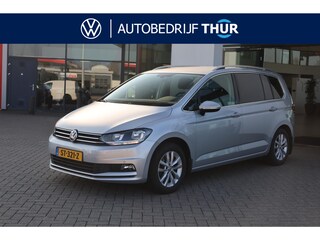 Volkswagen Touran 1.8 TSI Highline 132KW/180PK DSG, nieuw door ons geleverd en onderhouden, Automatische airco, lichtmetalen velgen, parkeersensoren voor en achter, adaptive cruisecontrol, Bearlock antidiefstal slot, alarm.
