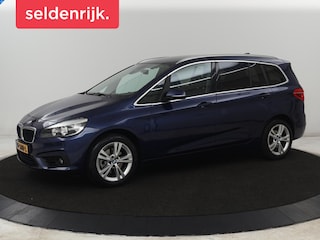 BMW 2-serie Tourer 218i 7-Persoons | Trekhaak | Camera | Navigatie | Climate control | Bluetooth | Cruise control | Parkeerhulp