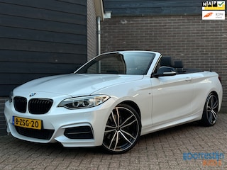 BMW 2-serie Cabrio 220i M Sport | Leder | PDC | Xenon | Parelmoer wit | NAP