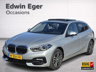 BMW 118i Business Edition | Sportline | Panoramadak | M sport stuur | Sportstoelen