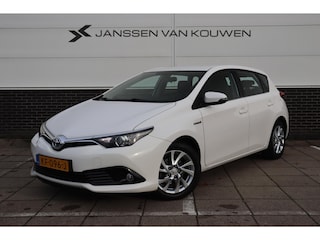 Toyota Auris 1.8 Hybrid Aspiration Apple Carplay Cruise Control 4 Seizoenen Banden