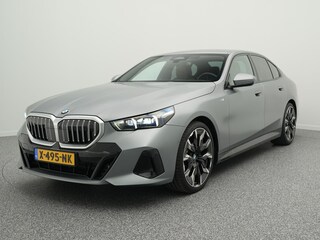 BMW 520i 208 PK M-Sport | LED | Leder | Mat Grijs individual | 360 Camera | Keyless | 21 Inch velgen |