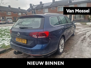 Volkswagen Passat Variant 1.5 TSI R-Line Business + | 150 PK | Automaat | Apple Carplay / Android Auto | Parkeercamera | Adaptieve Cruise Control | Stoelverwarming |