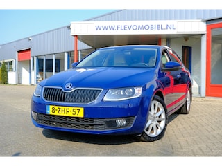 Skoda Octavia 1.4 TSI Greentech Elegance Businessline Aut. Navi|Leder-Alcantara|Clima|Stoelverw|Xenon