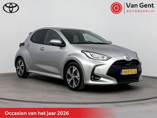 Toyota Yaris 1.5 Hybrid 115 Dynamic | Apple Carplay / Android Auto | Dodehoek detectie | Parkeersensoren voor/achter | Stoel-/stuurverwarming | Adaptive Cruise | Clima | Keyless | Camera | 16 inch