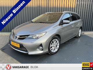 Toyota Auris Touring Sports 1.8 Hybrid Lease+ | Panodak | Stoelverw. | Parkeersensoren V&A | Camera | Prijs Rijklaar!!