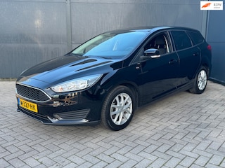 Ford Focus Wagon 1.0i Pdc / 98.000 km !!!