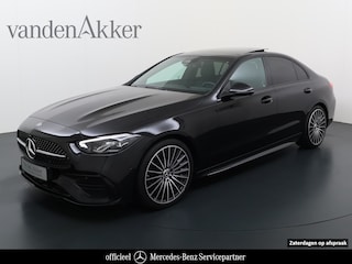 Mercedes-Benz C-klasse 200 AMG // Panoramadak // Trekhaak // Carplay // Camera // Nightpakket // Alarm // 19 inch // Sfeerverlichting