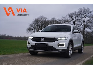 Volkswagen T-Roc 1.5 TSi Sport | Navi | Camera | ACC | Virtual Cockpit | Trekhaak | Carplay | Climate | Stuur- stoelverw. | LED |